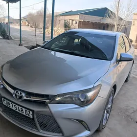 Toyota Camry 2015