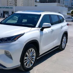 Toyota Highlander 2021