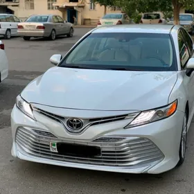 Toyota Camry 2018