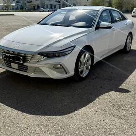 Hyundai Elantra 2024