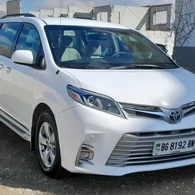 Toyota Sienna 2011