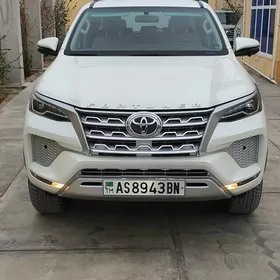 Toyota Fortuner 2021