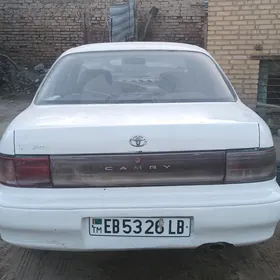 Toyota Camry 1991