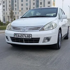 Nissan Versa 2012