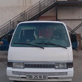 Nissan Urvan 1990