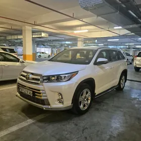 Toyota Highlander 2019