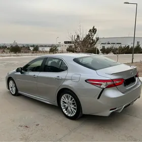 Toyota Camry 2018