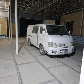 Nissan Urvan 2004