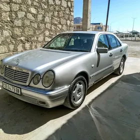 Mercedes-Benz E320 1999