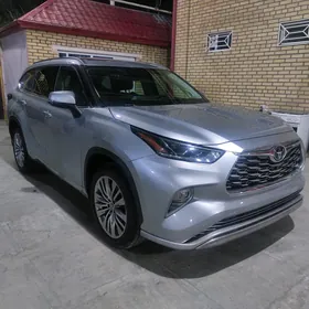 Toyota Highlander 2022