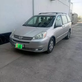 Toyota Sienna 2004