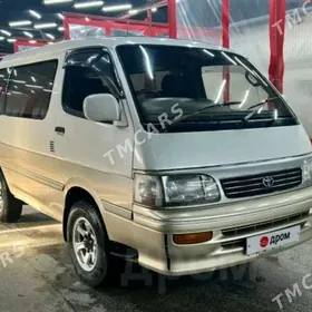 Toyota Hiace 2004