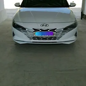 Hyundai Elantra 2021