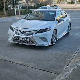 Toyota Camry 2021