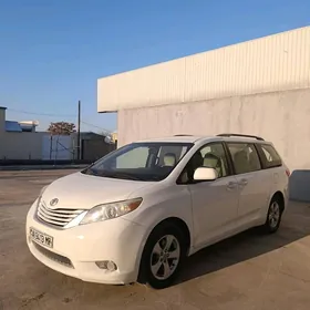 Toyota Sienna 2016