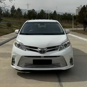 Toyota Sienna 2018