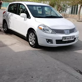 Nissan Versa 2012