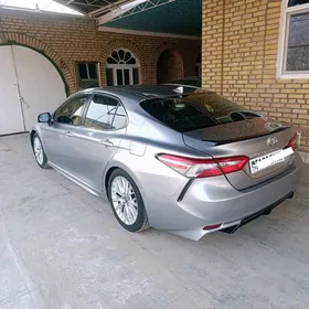 Toyota Camry 2019