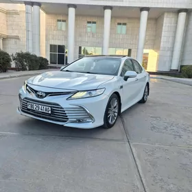 Toyota Camry 2021