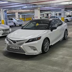 Toyota Camry 2023