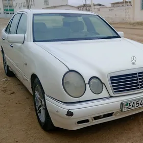 Mercedes-Benz E320 1996