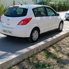 Nissan Versa 2012