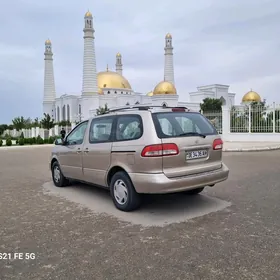 Toyota Sienna 2003