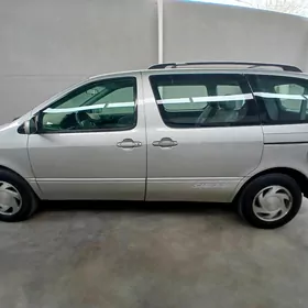 Toyota Sienna 2002