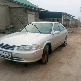 Toyota Camry 2001