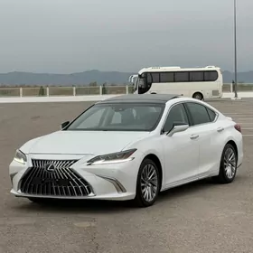 Lexus ES 350 2019