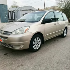 Toyota Sienna 2004