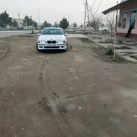 BMW E39 2000