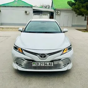 Toyota Camry 2018