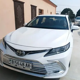 Toyota Camry Hybrid 2022