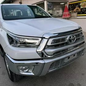 Toyota Hilux 2025