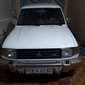 Mitsubishi Pajero 1995