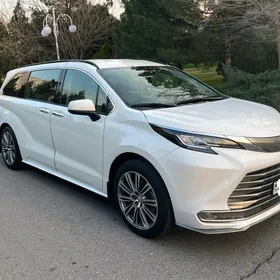 Toyota Sienna 2022