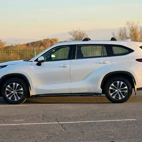 Toyota Highlander 2022