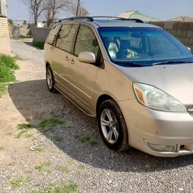 Toyota Sienna 2003