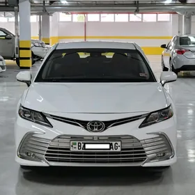 Toyota Camry 2021