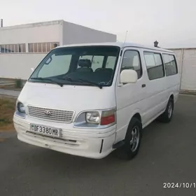 Toyota Hiace 2004