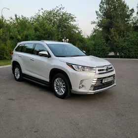 Toyota Highlander 2019