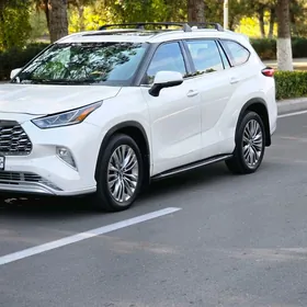 Toyota Highlander 2022