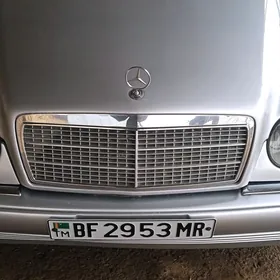 Mercedes-Benz E320 1999