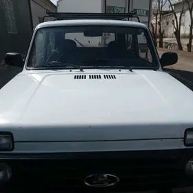 Lada Niva 2011