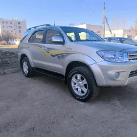 Toyota Fortuner 2008