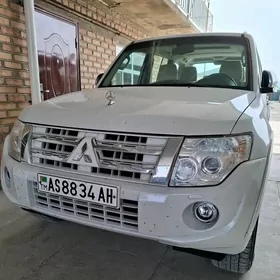 Mitsubishi Pajero 2013