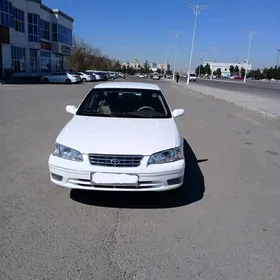 Toyota Camry 2000