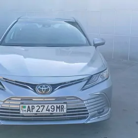 Toyota Camry 2021