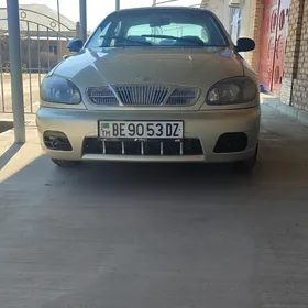 Daewoo Lanos 2001